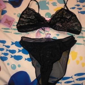 fenty underwear set. 
#fentybeauty 
#savagefenty